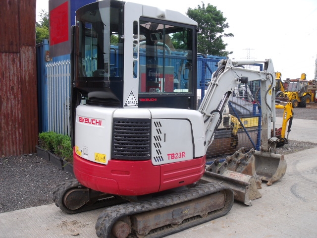 Takeuchi TB23R 2013 minikotrógép (4).jpg
